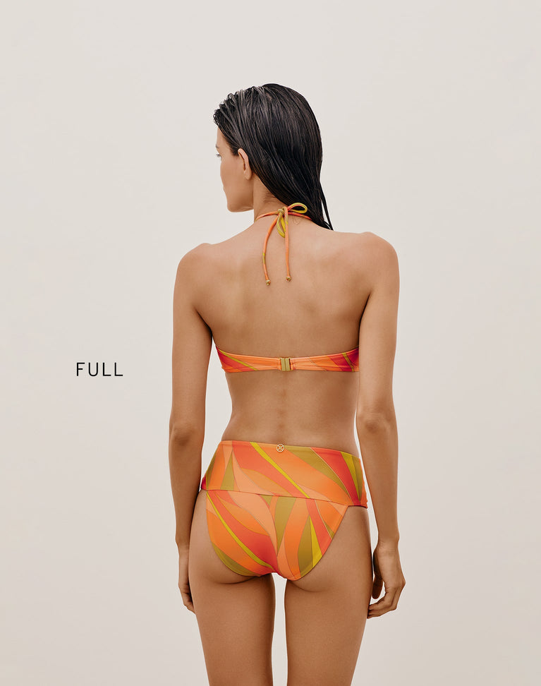Accentuate Your Curves in a High-Cut Bikini Bottom – Seafolly